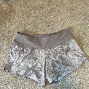 Lululemon Speed Up Shorts 4"